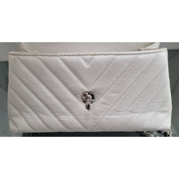 Chanel Small 24cm Coco Handle in Chevron Quilted Pearly White Caviar Bag - Picture 6 of 11